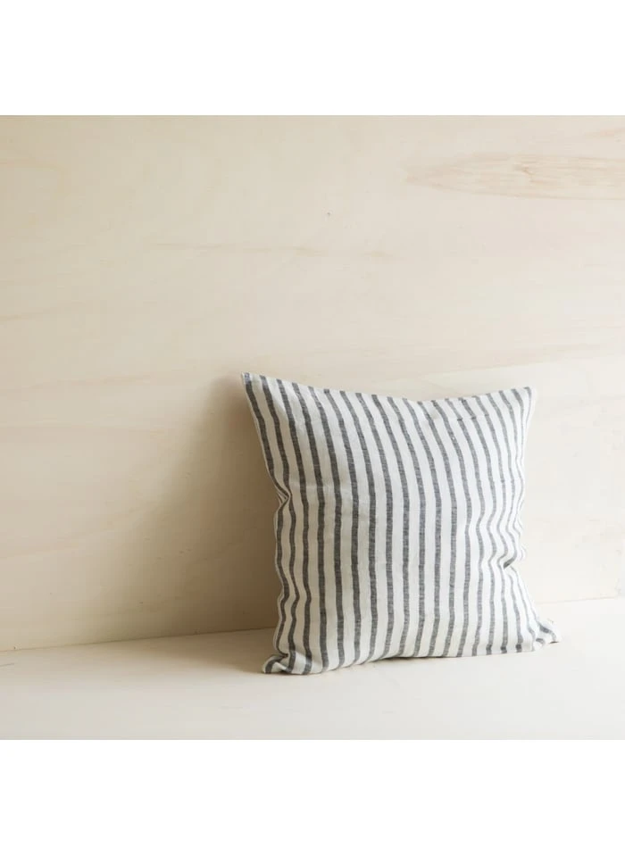 Housse De Coussin En Lin Lavé Rayé | Noir 2 Housse De Coussin En Lin Lavé Rayé | Noir – Image 2