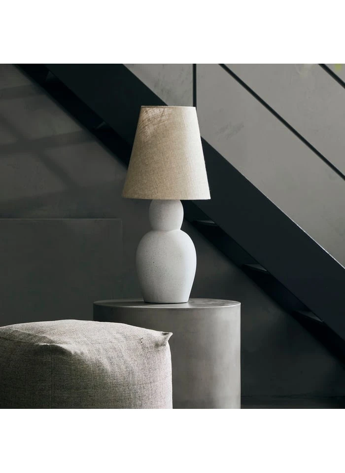 House Doctor Lampe De Table Avec Abat-jour En Ciment, Lin, Polystyrène, Le Fer, Métal, Polypropylène | Beige 2 House Doctor Lampe De Table Avec Abat-jour En Ciment, Lin, Polystyrène, Le Fer, Métal, Polypropylène | Beige – Image 2