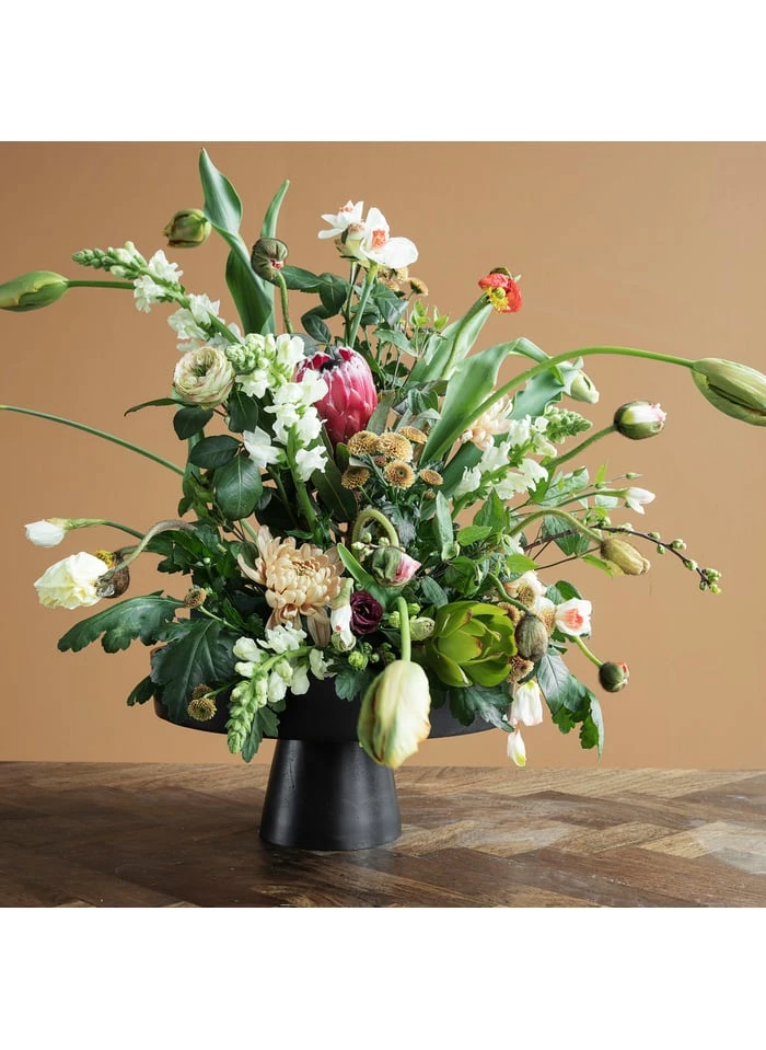 House Doctor Socle En Aluminium | Noir 3 House Doctor Socle En Aluminium | Noir – Image 3