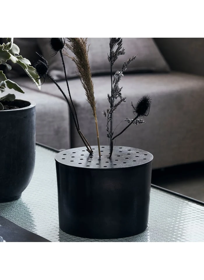 House Doctor Vase En Aluminium | Doré 2 House Doctor Vase En Aluminium | Doré – Image 2